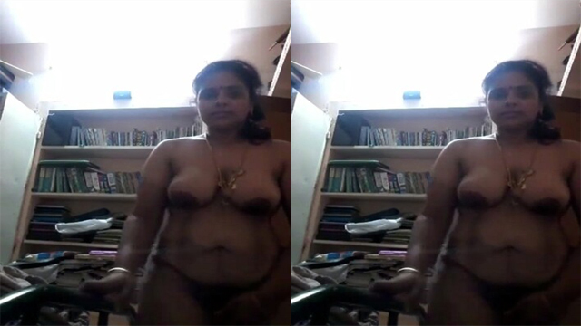 Mallu Milf Aunty – Fingering Bbefore Camera