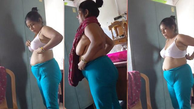 Sexy Bengali Mom Show – Mom Sex Video